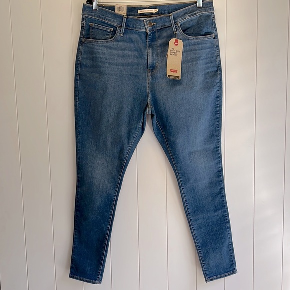 Levi's High Rise Skinny Jeans - Classic Blue - Picture 2 of 12